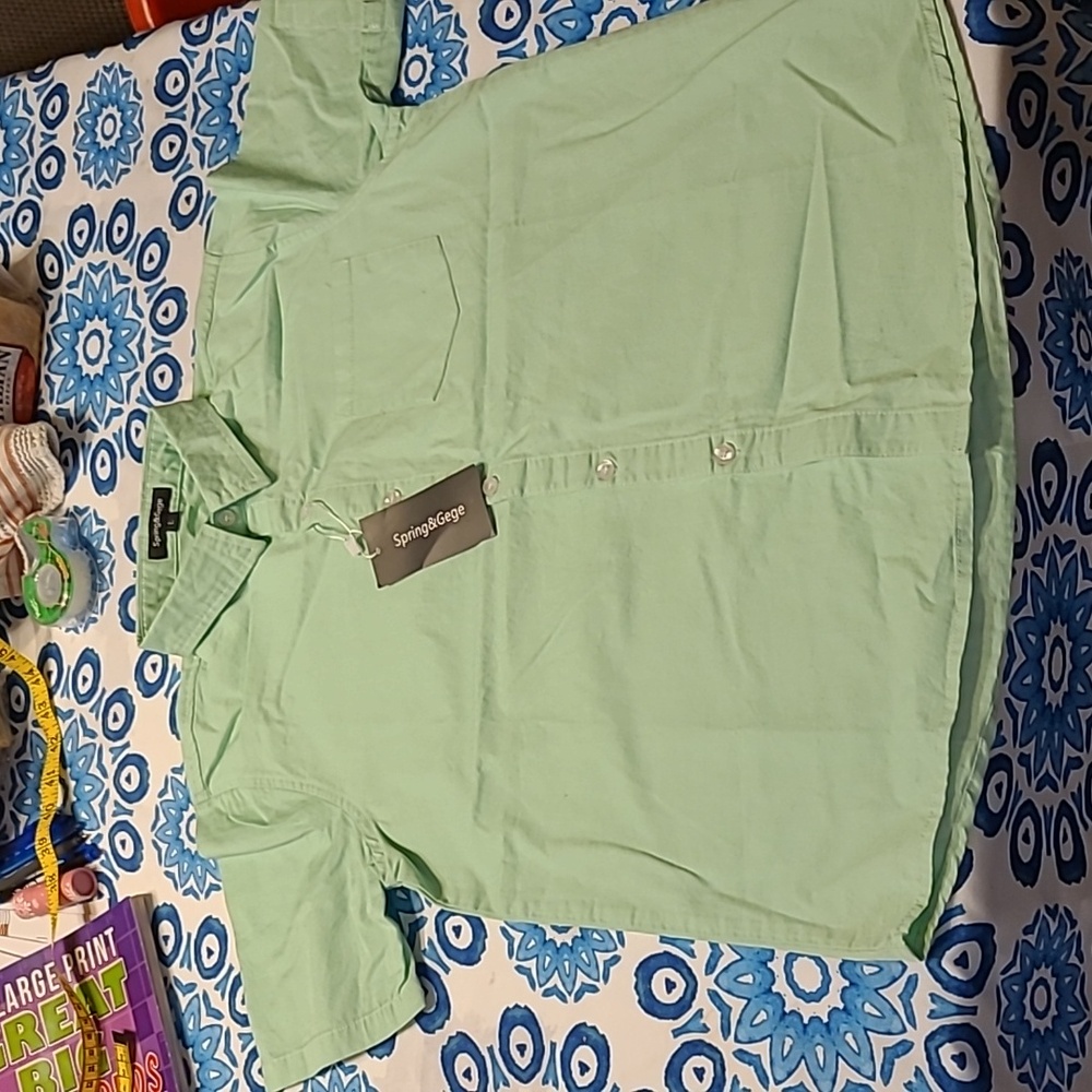 Spring&Gege boys size large lite green button down shirt